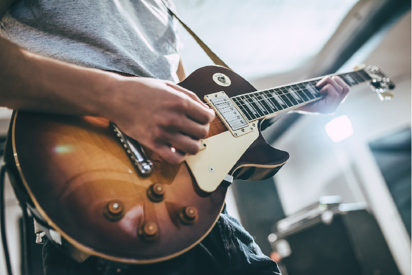 Guide to learning to play the guitar